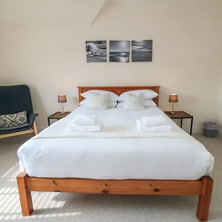 South Bay House Дом отдыха Скарборо