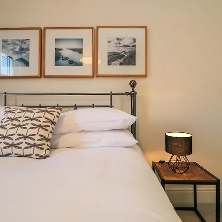 South Bay House Дом отдыха