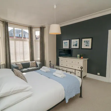 South Bay House Дом отдыха Скарборо