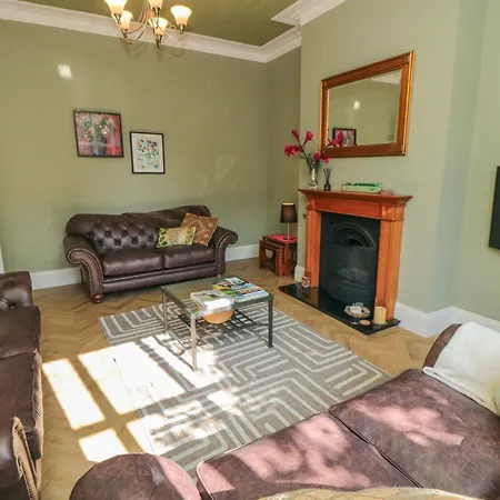 Дом отдыха South Bay House Скарборо