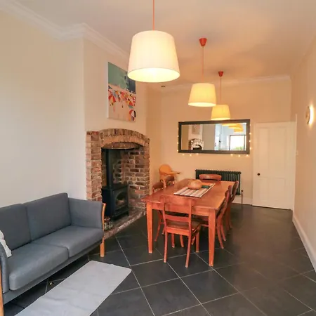 South Bay House Дом отдыха *