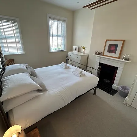 South Bay House Дом отдыха *